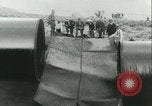 Standbild Los Angeles Aquädukt Pipeline Jawbone Canyon, 1931, aus Sekunde 37 historischem Filmmaterial Videoclip 65675022470