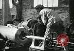 Standbild 155mm Artillerie geladen in Ersten Weltkrieg Saint Cloud Frankreich, 1918, aus Sekunde 7 historischem Filmmaterial Videoclip 65675022478