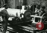 Standbild 155mm Artillerie geladen in Ersten Weltkrieg Saint Cloud Frankreich, 1918, aus Sekunde 10 historischem Filmmaterial Videoclip 65675022478
