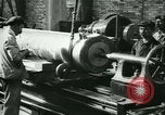 Standbild 155mm Artillerie geladen in Ersten Weltkrieg Saint Cloud Frankreich, 1918, aus Sekunde 15 historischem Filmmaterial Videoclip 65675022478