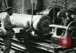 Standbild 155mm Artillerie geladen in Ersten Weltkrieg Saint Cloud Frankreich, 1918, aus Sekunde 20 historischem Filmmaterial Videoclip 65675022478