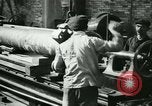 Standbild 155mm Artillerie geladen in Ersten Weltkrieg Saint Cloud Frankreich, 1918, aus Sekunde 27 historischem Filmmaterial Videoclip 65675022478