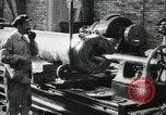 Standbild 155mm Artillerie geladen in Ersten Weltkrieg Saint Cloud Frankreich, 1918, aus Sekunde 31 historischem Filmmaterial Videoclip 65675022478