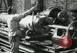 Standbild 155mm Artillerie geladen in Ersten Weltkrieg Saint Cloud Frankreich, 1918, aus Sekunde 32 historischem Filmmaterial Videoclip 65675022478