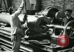 Standbild 155mm Artillerie geladen in Ersten Weltkrieg Saint Cloud Frankreich, 1918, aus Sekunde 34 historischem Filmmaterial Videoclip 65675022478