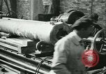 Standbild 155mm Artillerie geladen in Ersten Weltkrieg Saint Cloud Frankreich, 1918, aus Sekunde 37 historischem Filmmaterial Videoclip 65675022478