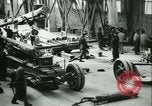 Standbild 155mm Artillerie geladen in Ersten Weltkrieg Saint Cloud Frankreich, 1918, aus Sekunde 39 historischem Filmmaterial Videoclip 65675022478