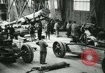 Standbild 155mm Artillerie geladen in Ersten Weltkrieg Saint Cloud Frankreich, 1918, aus Sekunde 49 historischem Filmmaterial Videoclip 65675022478