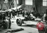 Standbild 155mm Artillerie geladen in Ersten Weltkrieg Saint Cloud Frankreich, 1918, aus Sekunde 52 historischem Filmmaterial Videoclip 65675022478