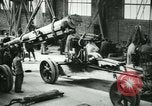 Standbild 155mm Artillerie geladen in Ersten Weltkrieg Saint Cloud Frankreich, 1918, aus Sekunde 54 historischem Filmmaterial Videoclip 65675022478