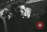 Immagine di Vice Presidente e signora Nixon Londra Inghilterra Regno Unito, 1958, secondo 16 filmato di repertorio 65675022485