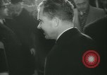 Immagine di Vice Presidente e signora Nixon Londra Inghilterra Regno Unito, 1958, secondo 25 filmato di repertorio 65675022485