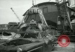 Immagine di La masterizzazione abbandonata e devastata vetture New York City USA, 1958, secondo 11 filmato di repertorio 65675022487