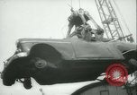 Immagine di La masterizzazione abbandonata e devastata vetture New York City USA, 1958, secondo 15 filmato di repertorio 65675022487