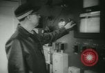 Immagine di La masterizzazione abbandonata e devastata vetture New York City USA, 1958, secondo 28 filmato di repertorio 65675022487