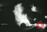 Immagine di La masterizzazione abbandonata e devastata vetture New York City USA, 1958, secondo 33 filmato di repertorio 65675022487