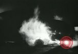 Immagine di La masterizzazione abbandonata e devastata vetture New York City USA, 1958, secondo 34 filmato di repertorio 65675022487