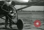 Standbild Motorroller United States USA, 1933, aus Sekunde 1 historischem Filmmaterial Videoclip 65675022493