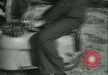 Standbild Motorroller United States USA, 1933, aus Sekunde 5 historischem Filmmaterial Videoclip 65675022493