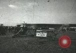 Standbild Igor Sikorsky stellt neuen Rekord in Vought-Sikorsky VS-300 Hubschrauber Stratford Connecticut USA, 1941, aus Sekunde 1 historischem Filmmaterial Videoclip 65675022494