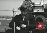 Standbild Igor Sikorsky stellt neuen Rekord in Vought-Sikorsky VS-300 Hubschrauber Stratford Connecticut USA, 1941, aus Sekunde 4 historischem Filmmaterial Videoclip 65675022494