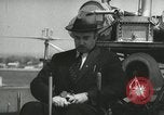 Standbild Igor Sikorsky stellt neuen Rekord in Vought-Sikorsky VS-300 Hubschrauber Stratford Connecticut USA, 1941, aus Sekunde 5 historischem Filmmaterial Videoclip 65675022494