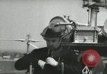 Standbild Igor Sikorsky stellt neuen Rekord in Vought-Sikorsky VS-300 Hubschrauber Stratford Connecticut USA, 1941, aus Sekunde 6 historischem Filmmaterial Videoclip 65675022494