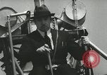Standbild Igor Sikorsky stellt neuen Rekord in Vought-Sikorsky VS-300 Hubschrauber Stratford Connecticut USA, 1941, aus Sekunde 21 historischem Filmmaterial Videoclip 65675022494