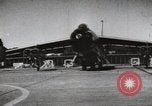 Standbild Boeing B-47 Stratojet Bomber Wichita Kansas USA, 1957, aus Sekunde 4 historischem Filmmaterial Videoclip 65675022554
