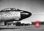 Standbild Boeing B-47 Stratojet Bomber Wichita Kansas USA, 1957, aus Sekunde 14 historischem Filmmaterial Videoclip 65675022554