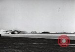 Standbild Boeing B-47 Stratojet Bomber Wichita Kansas USA, 1957, aus Sekunde 21 historischem Filmmaterial Videoclip 65675022554
