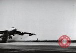 Standbild Boeing B-47 Stratojet Bomber Wichita Kansas USA, 1957, aus Sekunde 26 historischem Filmmaterial Videoclip 65675022554