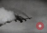 Standbild Boeing B-47 Stratojet Bomber Wichita Kansas USA, 1957, aus Sekunde 31 historischem Filmmaterial Videoclip 65675022554