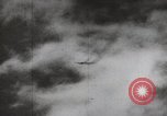 Standbild Boeing B-47 Stratojet Bomber Wichita Kansas USA, 1957, aus Sekunde 34 historischem Filmmaterial Videoclip 65675022554