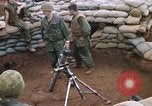 Standbild US-Marines graben Vietnam Khe Sanh, 1968, aus Sekunde 20 historischem Filmmaterial Videoclip 65675022556