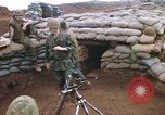 Standbild US-Marines graben Vietnam Khe Sanh, 1968, aus Sekunde 21 historischem Filmmaterial Videoclip 65675022556