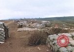 Standbild US-Marines graben Vietnam Khe Sanh, 1968, aus Sekunde 57 historischem Filmmaterial Videoclip 65675022556