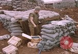 Standbild Vereinigten Staaten Marines Vietnam Khe Sanh, 1968, aus Sekunde 8 historischem Filmmaterial Videoclip 65675022560