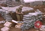Standbild Vereinigten Staaten Marines Vietnam Khe Sanh, 1968, aus Sekunde 12 historischem Filmmaterial Videoclip 65675022560