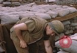 Standbild Vereinigten Staaten Marines Vietnam Khe Sanh, 1968, aus Sekunde 30 historischem Filmmaterial Videoclip 65675022560