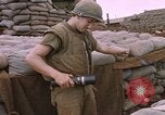 Standbild Vereinigten Staaten Marines Vietnam Khe Sanh, 1968, aus Sekunde 33 historischem Filmmaterial Videoclip 65675022560