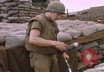 Standbild Vereinigten Staaten Marines Vietnam Khe Sanh, 1968, aus Sekunde 35 historischem Filmmaterial Videoclip 65675022560