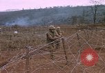 Standbild US-Marines in Khe Sanh Vietnam Khe Sanh, 1968, aus Sekunde 5 historischem Filmmaterial Videoclip 65675022561