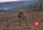 Standbild US-Marines in Khe Sanh Vietnam Khe Sanh, 1968, aus Sekunde 7 historischem Filmmaterial Videoclip 65675022561
