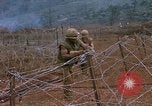 Standbild US-Marines in Khe Sanh Vietnam Khe Sanh, 1968, aus Sekunde 11 historischem Filmmaterial Videoclip 65675022561