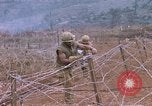 Standbild US-Marines in Khe Sanh Vietnam Khe Sanh, 1968, aus Sekunde 12 historischem Filmmaterial Videoclip 65675022561