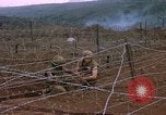 Standbild US-Marines in Khe Sanh Vietnam Khe Sanh, 1968, aus Sekunde 16 historischem Filmmaterial Videoclip 65675022561