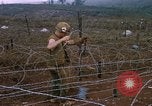 Standbild US-Marines in Khe Sanh Vietnam Khe Sanh, 1968, aus Sekunde 24 historischem Filmmaterial Videoclip 65675022561