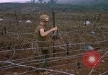 Standbild US-Marines in Khe Sanh Vietnam Khe Sanh, 1968, aus Sekunde 27 historischem Filmmaterial Videoclip 65675022561