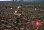 Standbild US-Marines in Khe Sanh Vietnam Khe Sanh, 1968, aus Sekunde 28 historischem Filmmaterial Videoclip 65675022561